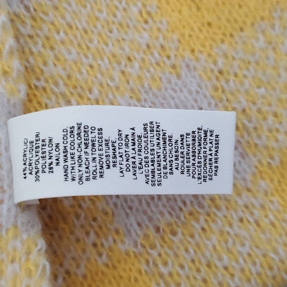 BP Yellow/White Checkered Pocket Scarf and Hat Set NWT - Picture 7 of 7